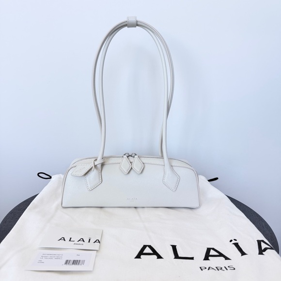 Authentic Alaïa Le Teckel Small Shoulder Bag In Ivory Calfskin - Picture 3 of 11